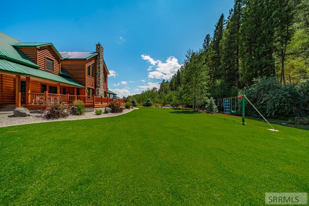 1096 Snake River Road
