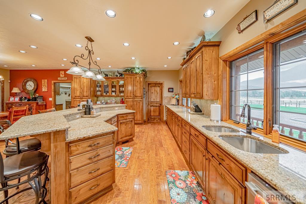 1096 Snake River Road