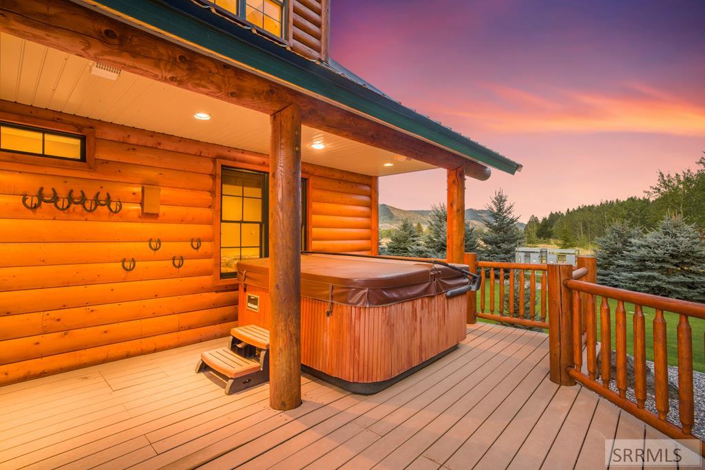 1096 Snake River Road