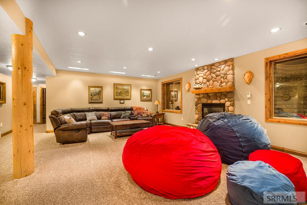 1096 Snake River Road