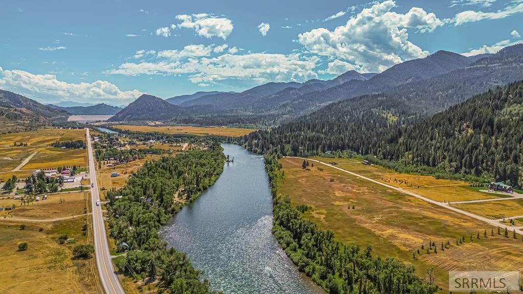 1096 Snake River Road