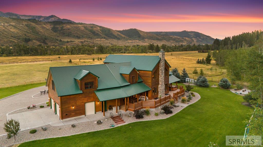1096 Snake River Road