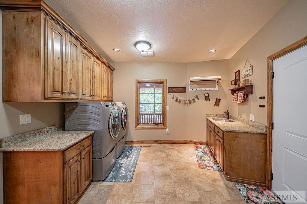 1096 Snake River Road