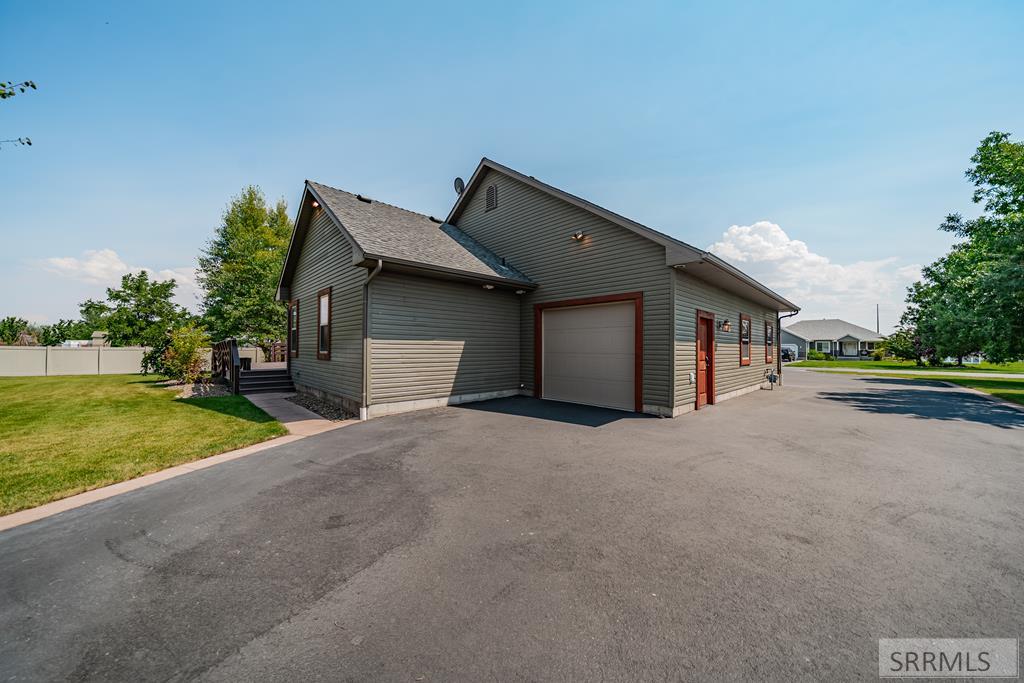 2167 E Berggren Lane