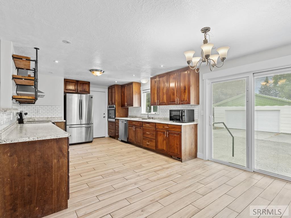 517 W Main Street