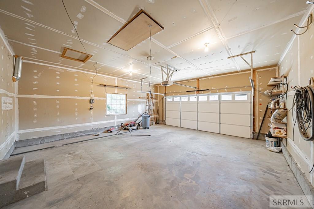 1106 Lowell Drive