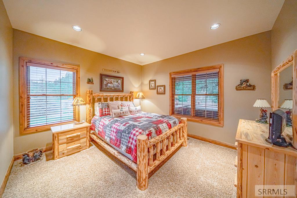 1096 Snake River Road