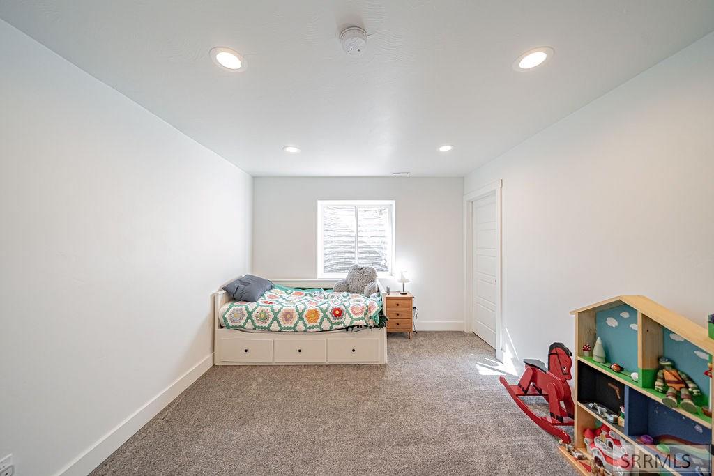 3886 E Ridgeland Drive