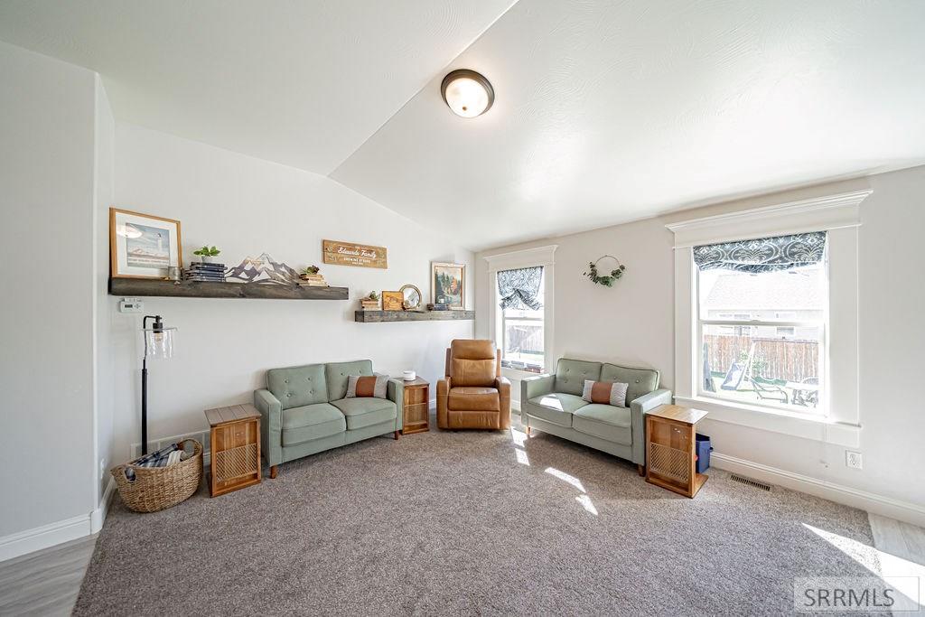 3886 E Ridgeland Drive