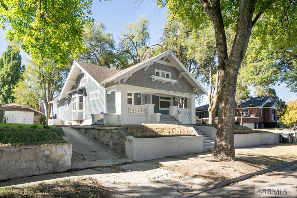 371 W 14th Street