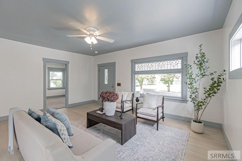 371 W 14th Street