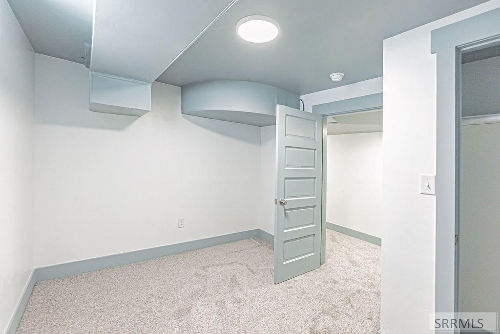 371 W 14th Street