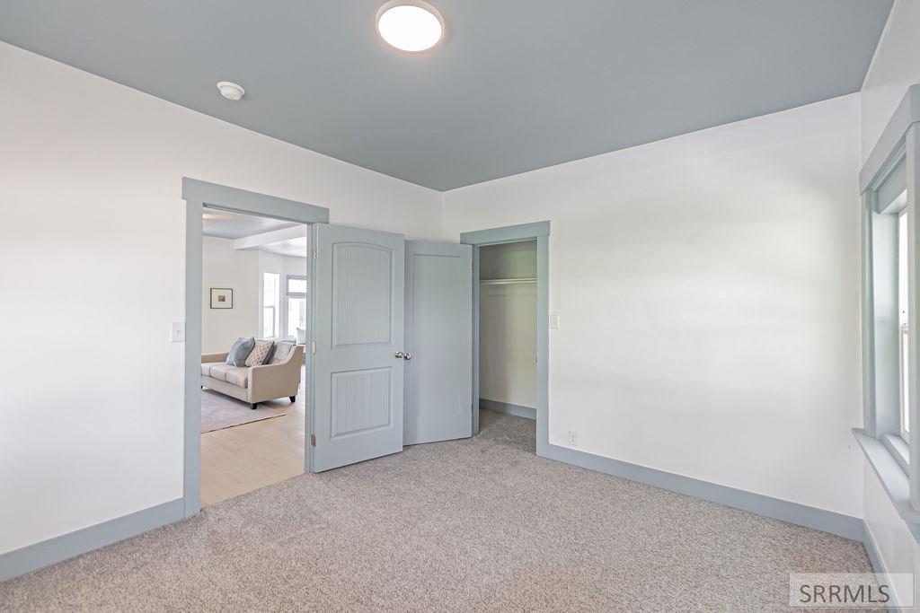 371 W 14th Street