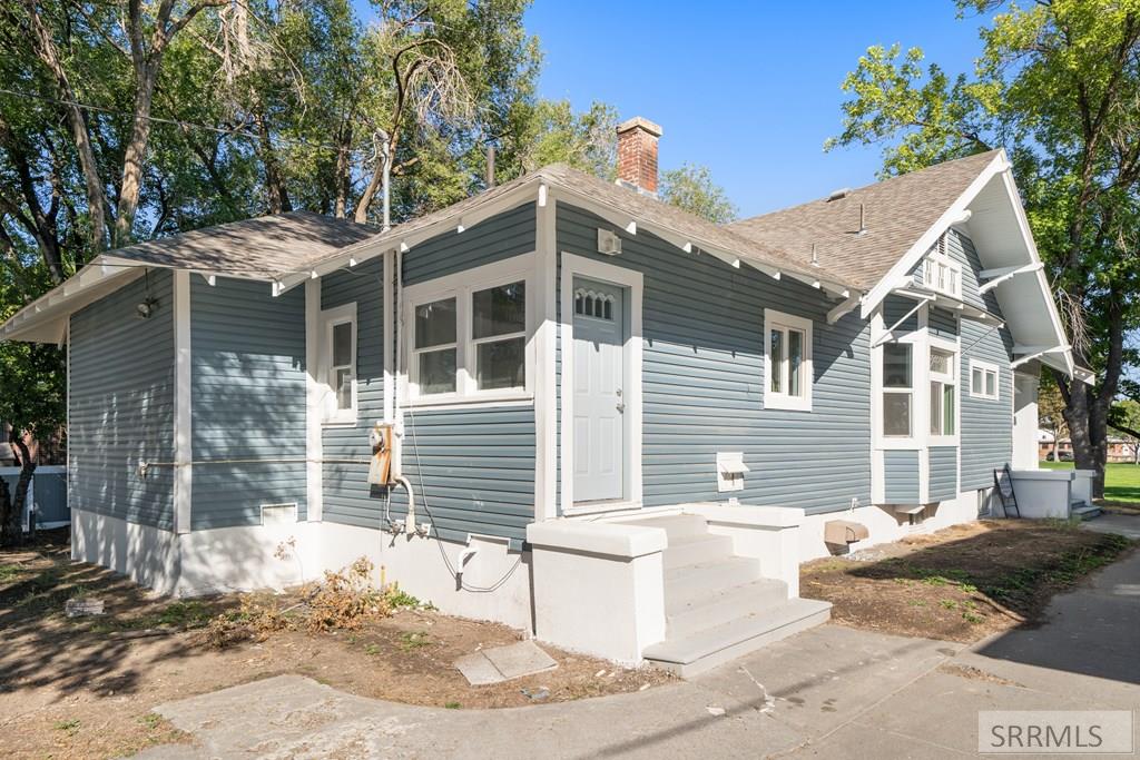 371 W 14th Street