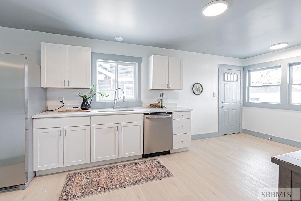 371 W 14th Street