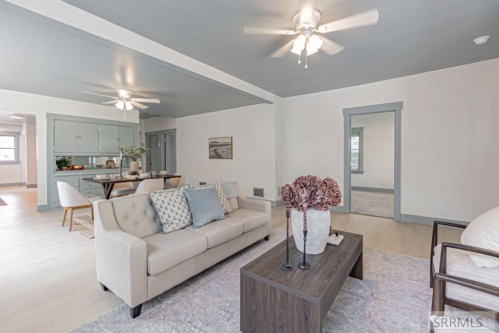 371 W 14th Street