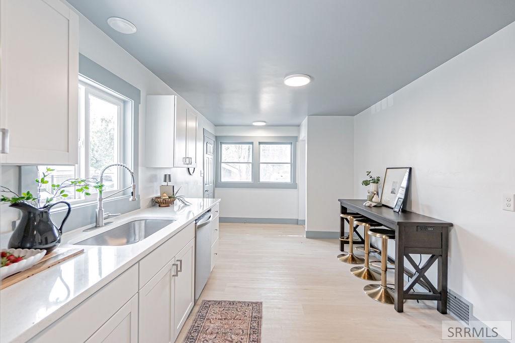371 W 14th Street