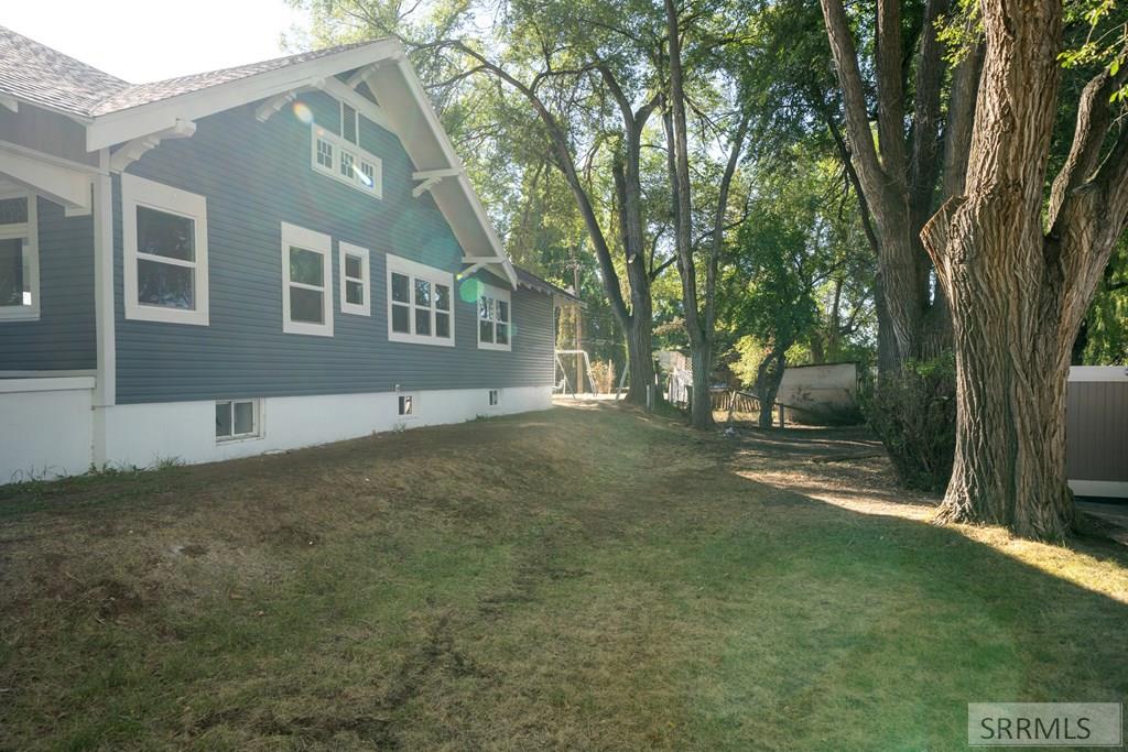 371 W 14th Street