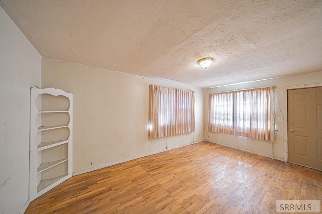 461 Gladstone Street