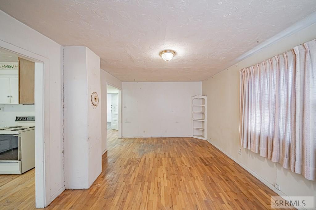 461 Gladstone Street