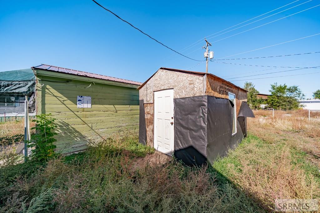 461 Gladstone Street