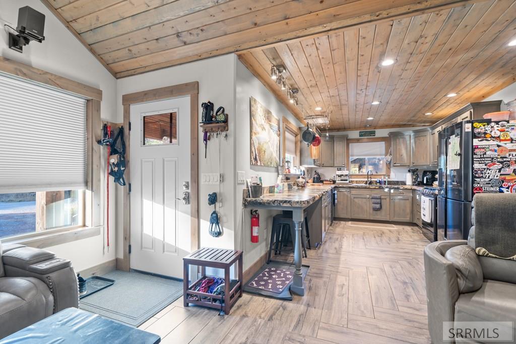 3770 Arctic Fox Drive