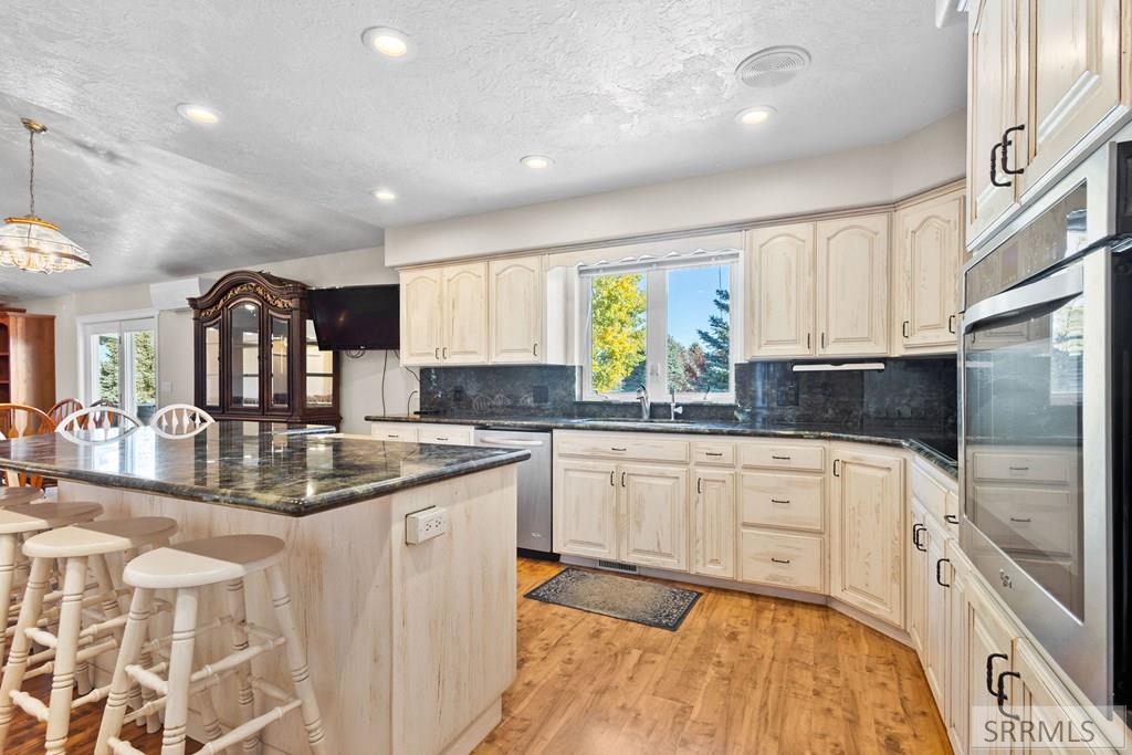 538 E 1250 N, Shelley