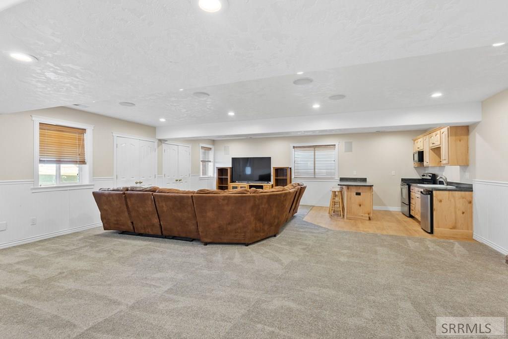 538 E 1250 N, Shelley