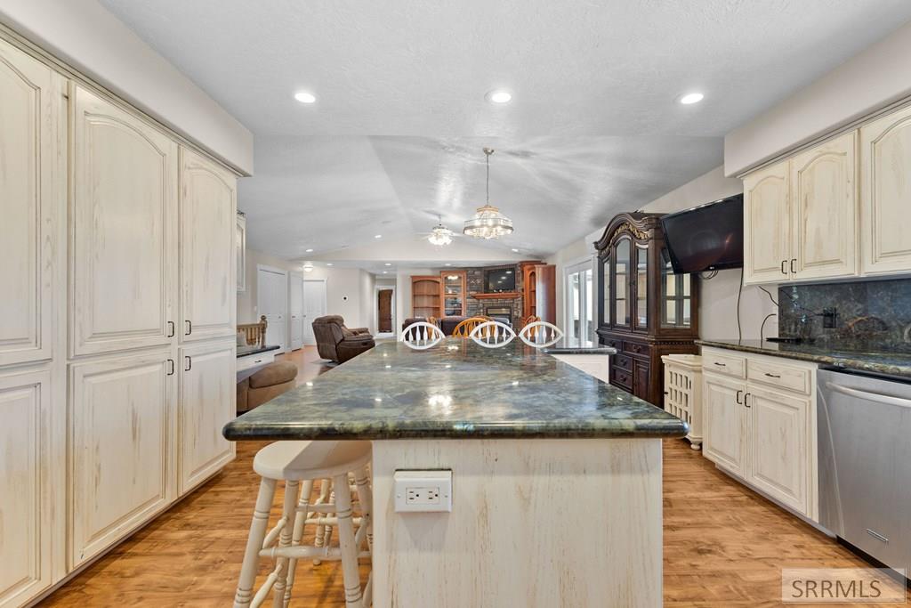 538 E 1250 N, Shelley