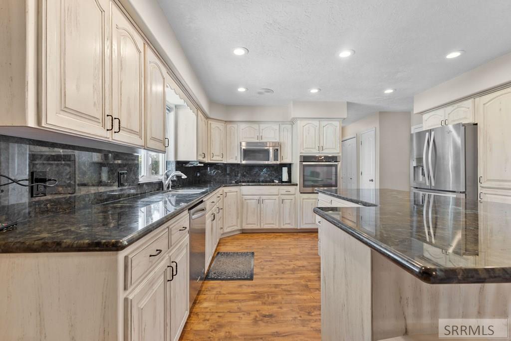 538 E 1250 N, Shelley