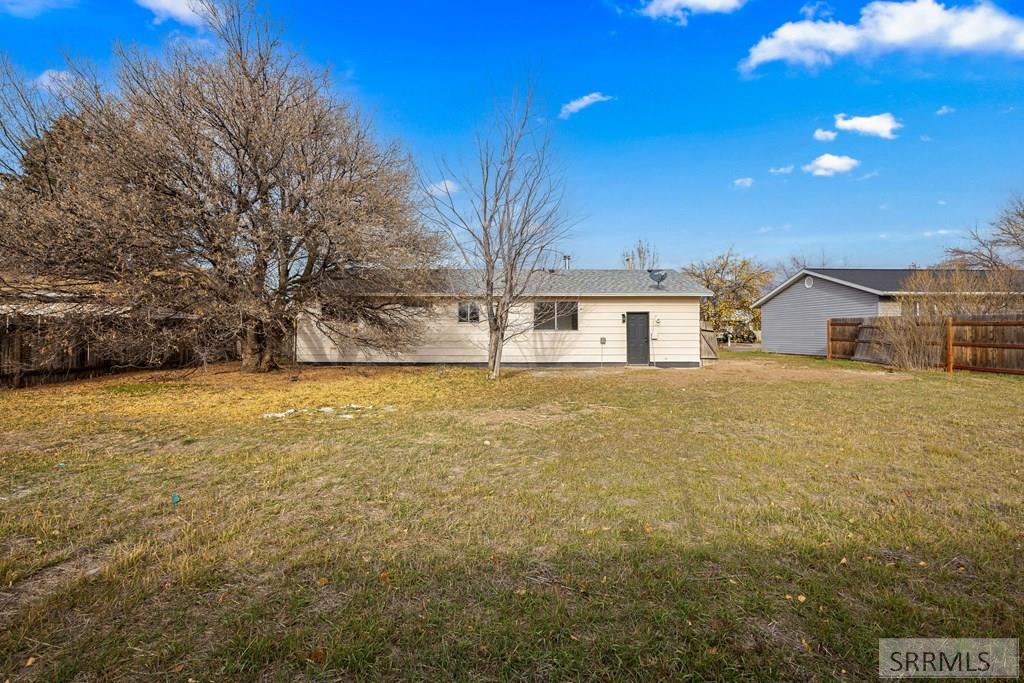 4100 E Greenwillow Lane