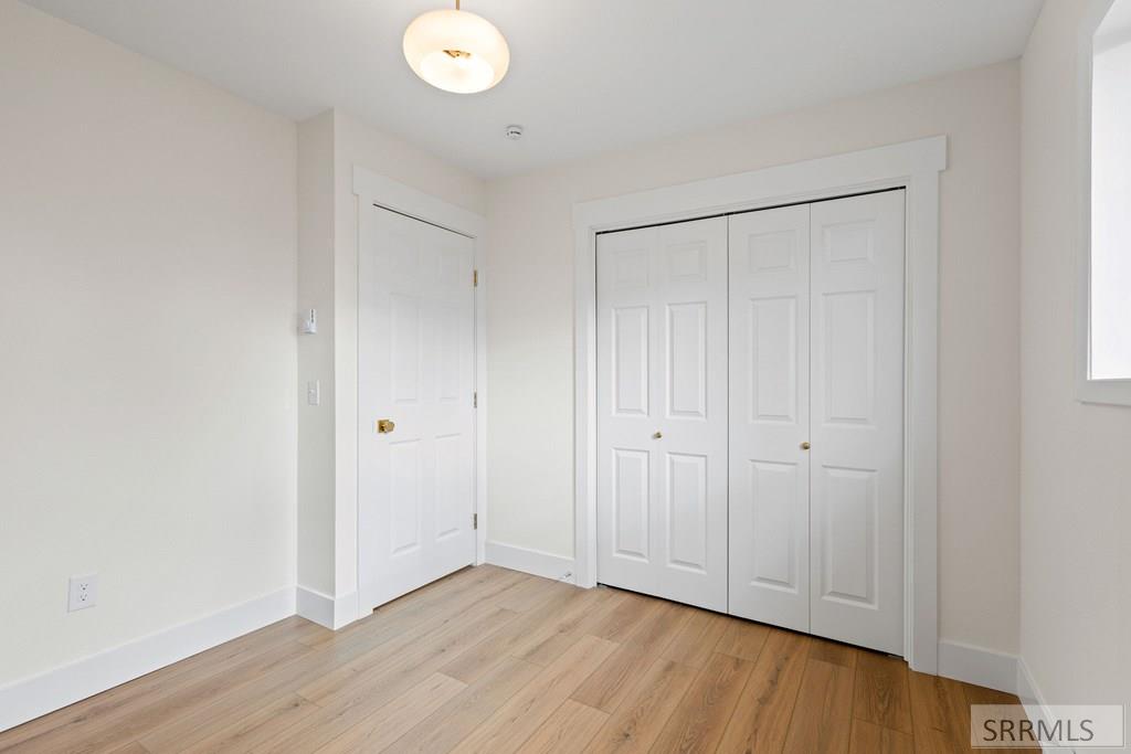 4100 E Greenwillow Lane