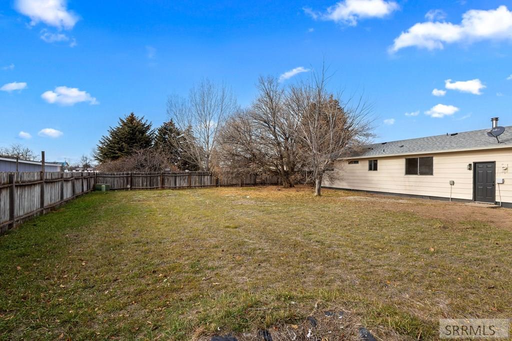 4100 E Greenwillow Lane