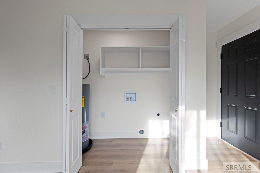 4100 E Greenwillow Lane