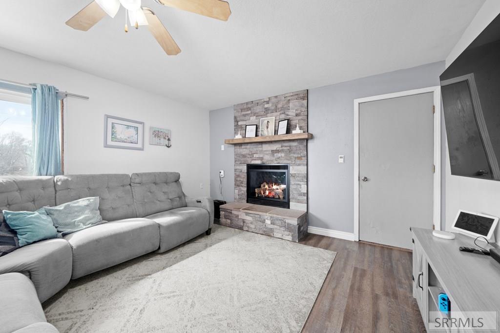 1699 Wagon Wheel Road