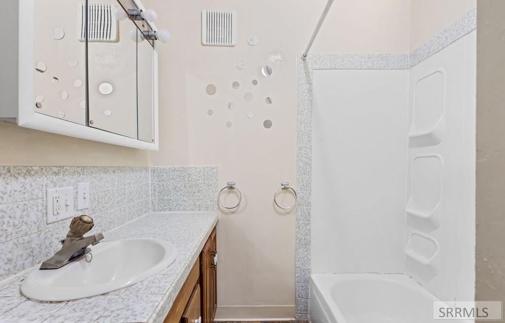 308 E 3rd N # 4 Unit: #1-4