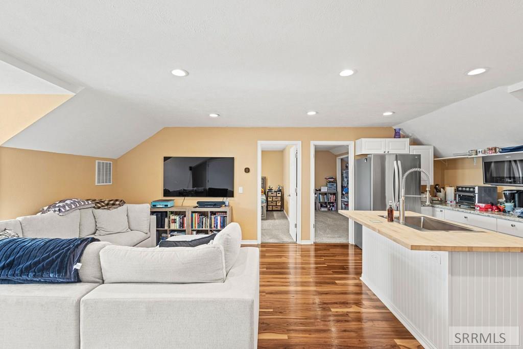 2917 Woodbridge Circle