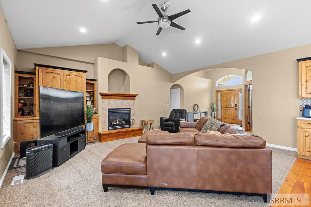 2917 Woodbridge Circle