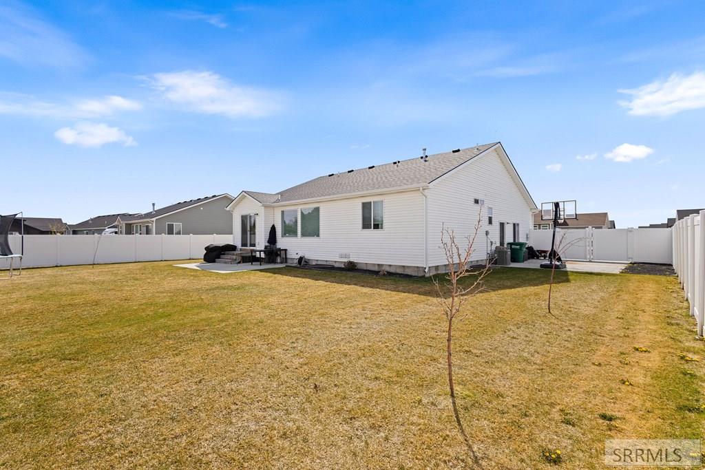 3920 N Baldwin Avenue