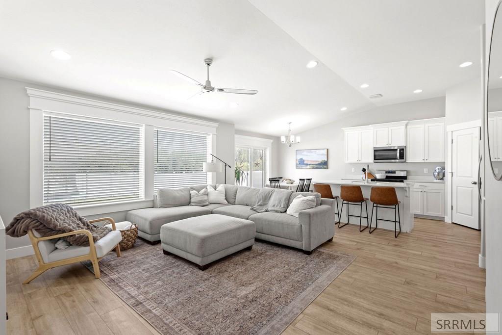 3920 N Baldwin Avenue