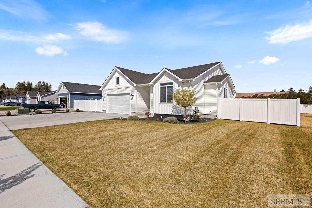 3920 N Baldwin Avenue