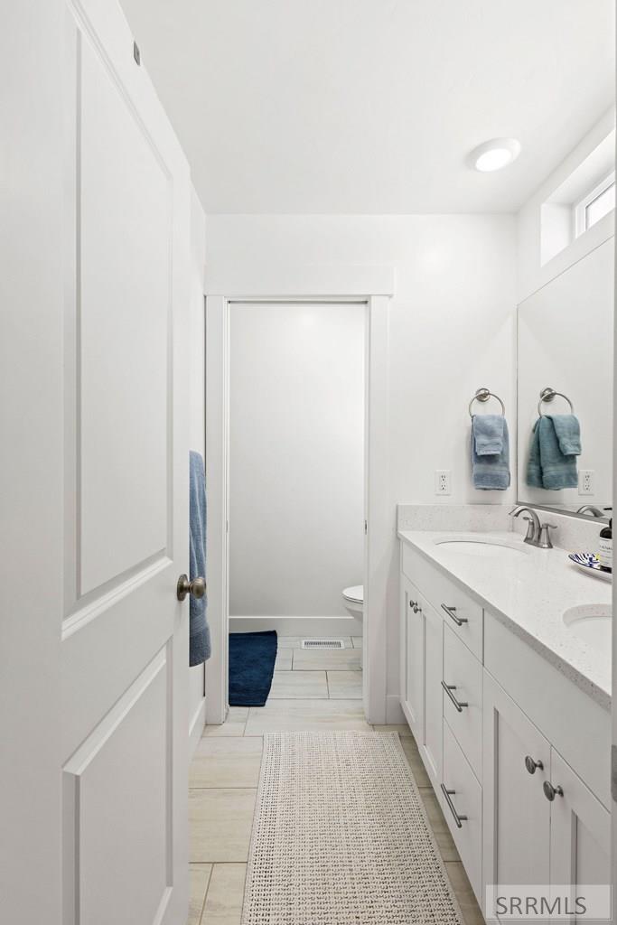 3920 N Baldwin Avenue