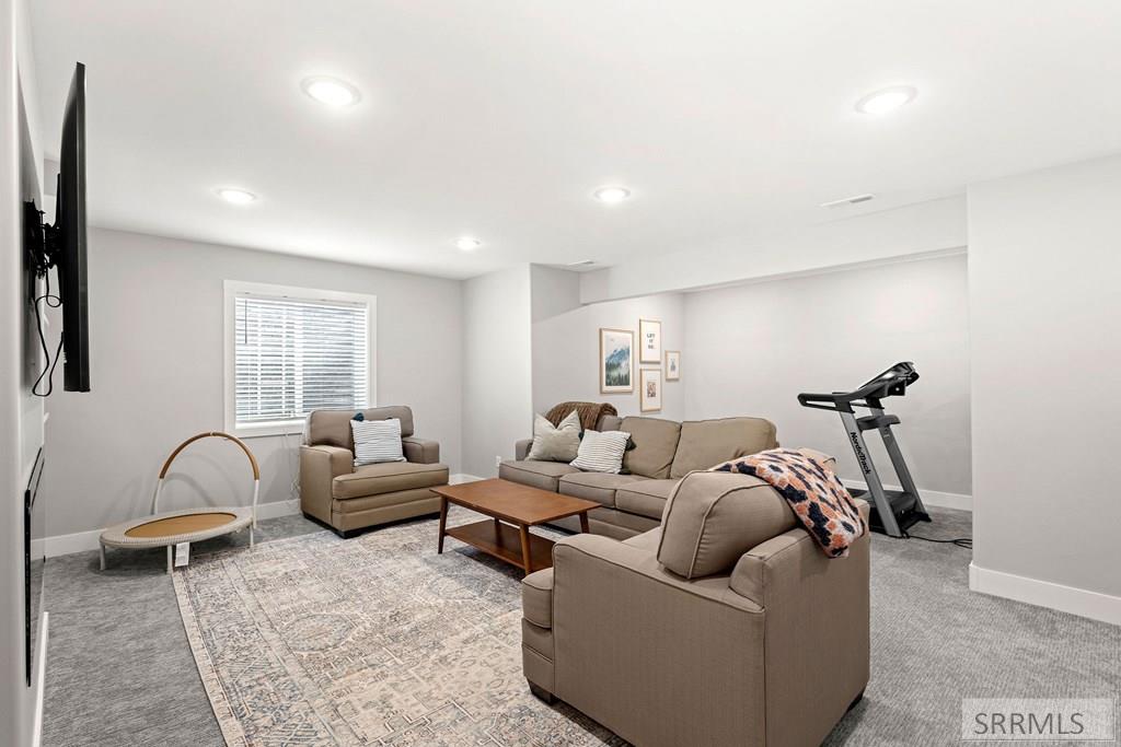 3920 N Baldwin Avenue