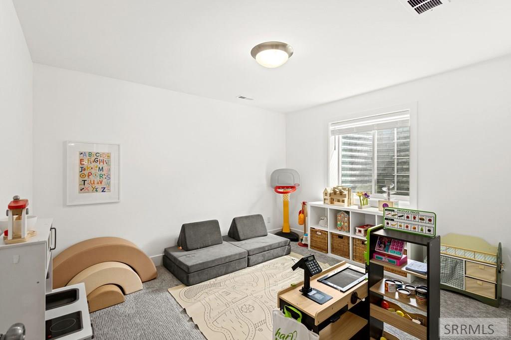 3920 N Baldwin Avenue