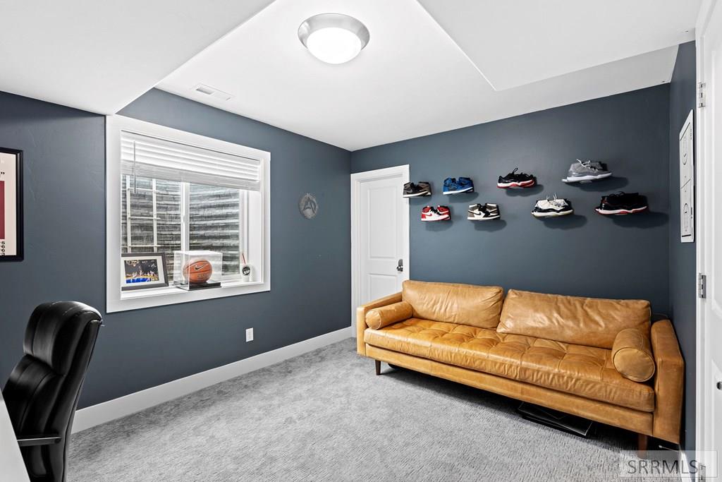 3920 N Baldwin Avenue