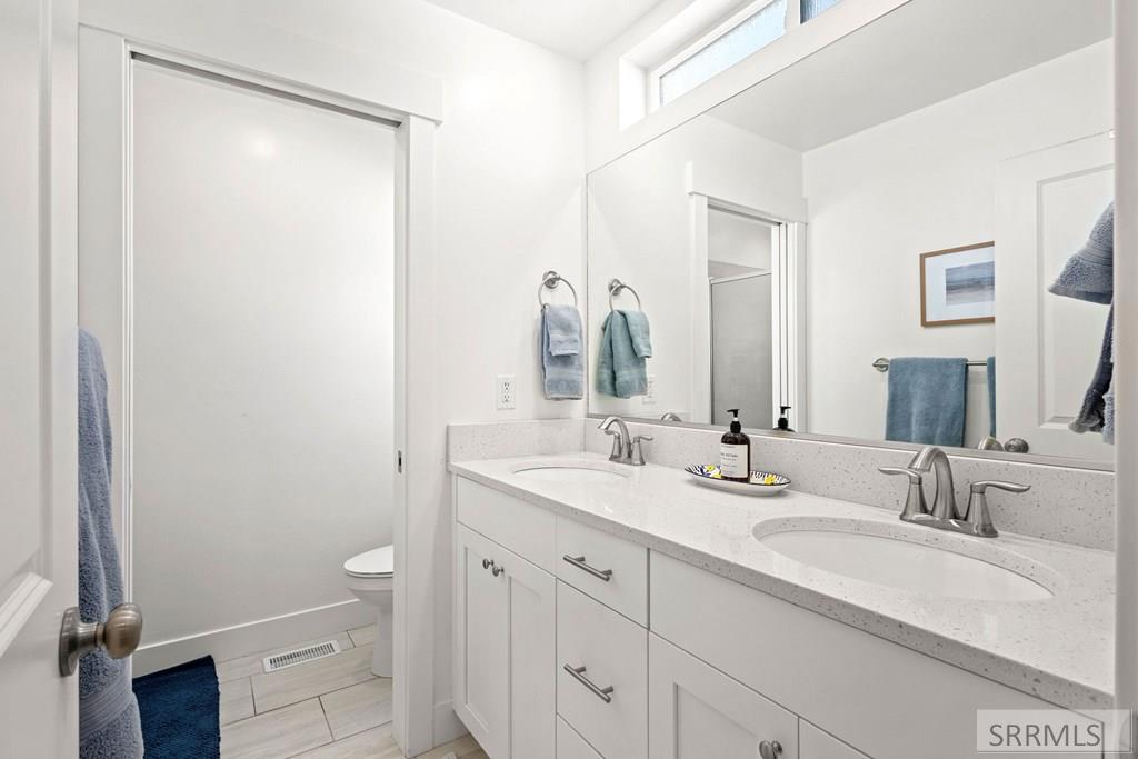 3920 N Baldwin Avenue