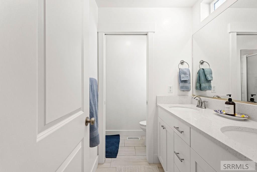 3920 N Baldwin Avenue