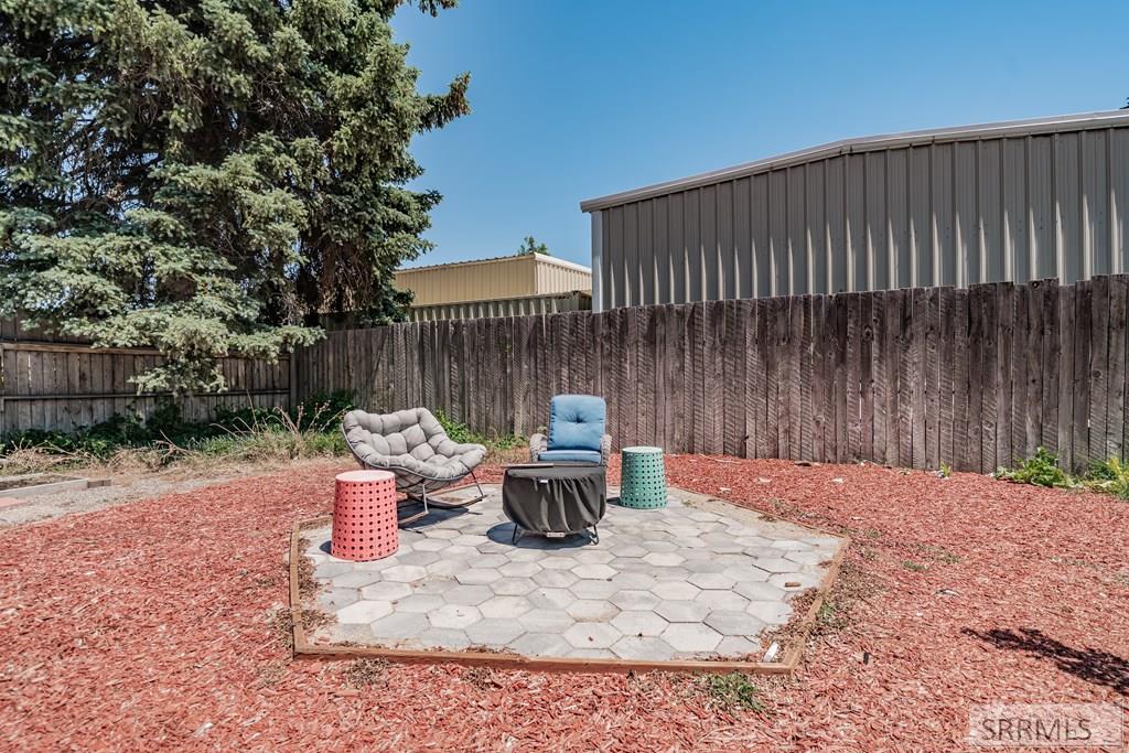 424 Gladstone Street