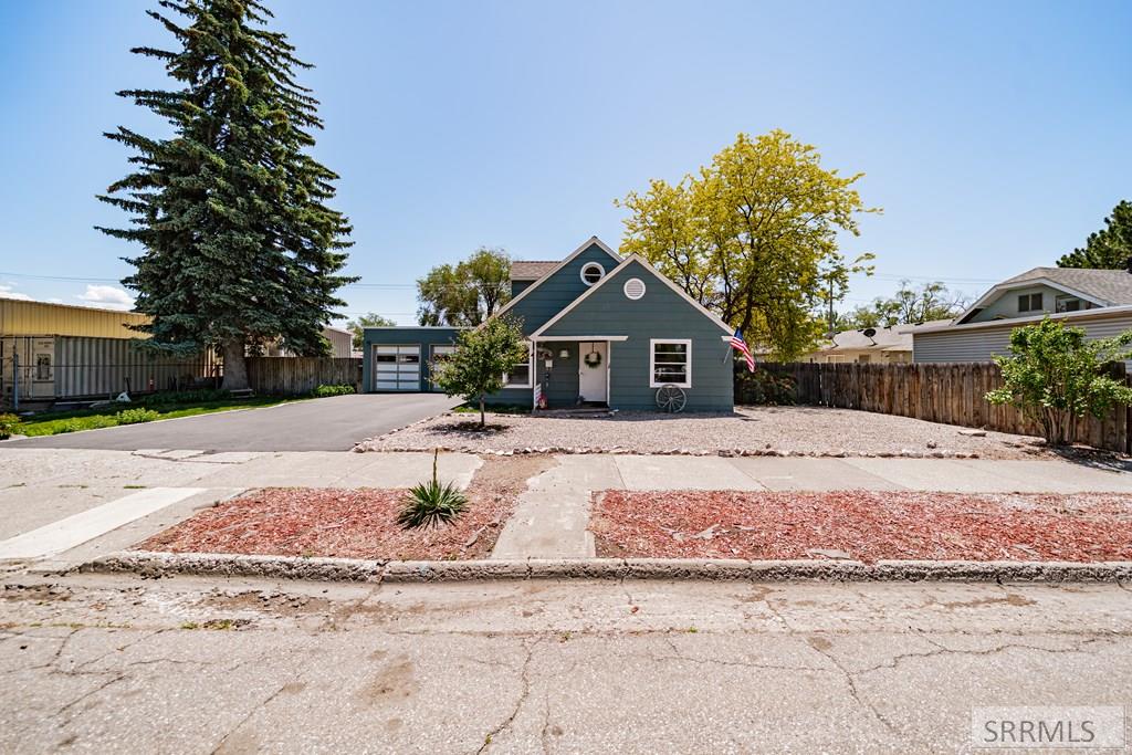 424 Gladstone Street