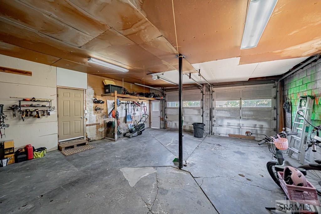 424 Gladstone Street